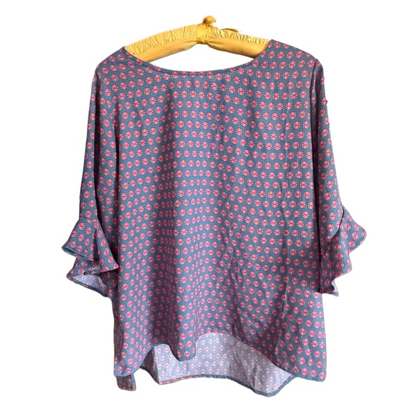 Tres Jolie Accessories Tops - Floral Blue and Pink Women's Top size XL